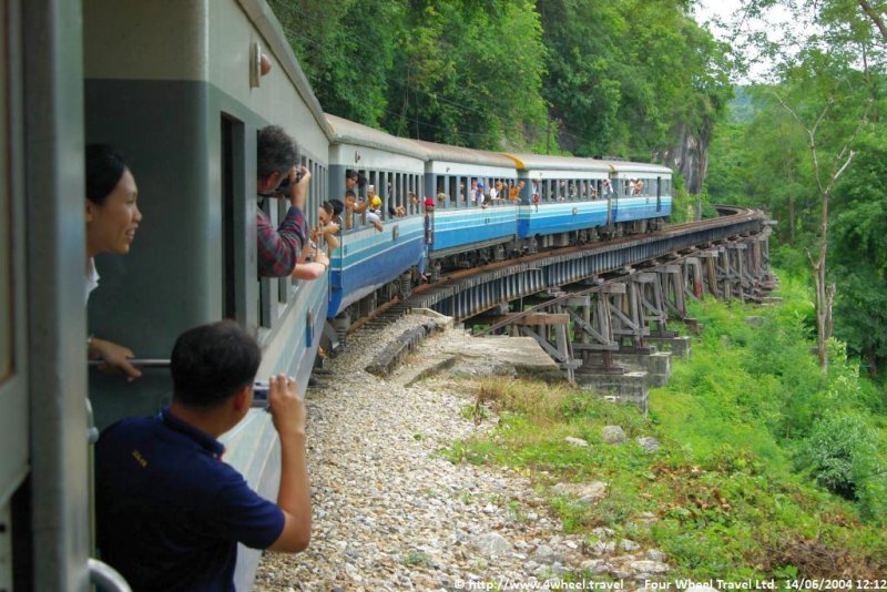 4x4Reisen Expedition, Expeditionstourismus, Tropischer Regenwald und endlose Straende eine Jeep Safari in den Sueden und Westen Thailands Autorundreisen Suedostasien , 4x4 Offroad Adventure Geländewagenreisen und Geländewagentouren in Südostasien, Abenteuer in Asien, Thailand, Laos, Kambodscha für Selbstfaher von Berlin nach Bangkok 1756696636  Mekong Issan Isan Isaan Reisen Jeep Safari Erwan Reisen Luxus Reisen Privat Reisen 4x4 Reisen Four Wheel Travel  Uwe Richter